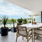 Fantastico Con Vistas En *